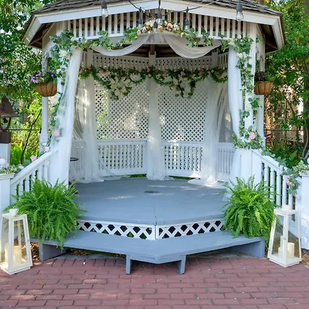 Hoyt House Luxury Bed & Breakfast-2